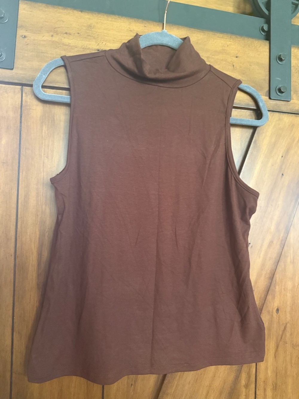 Universal Thread Sleeveless Mock Neck Tank in Deep Brown